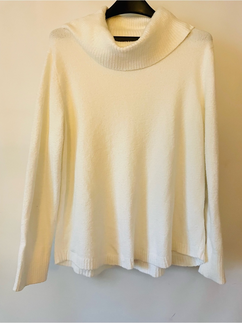 Rachael Zoe Size M Cozy Cream Cowl Neck Sweater